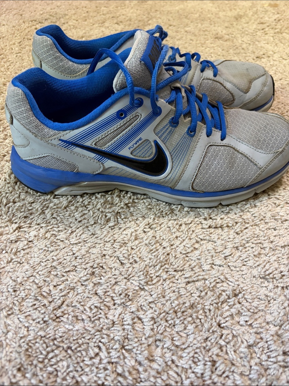 Nike Flywire Size 9 Womens Blue and Gray Sneakers